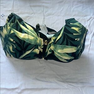 Victoria's Secret Green Leaf Print Sports Bra